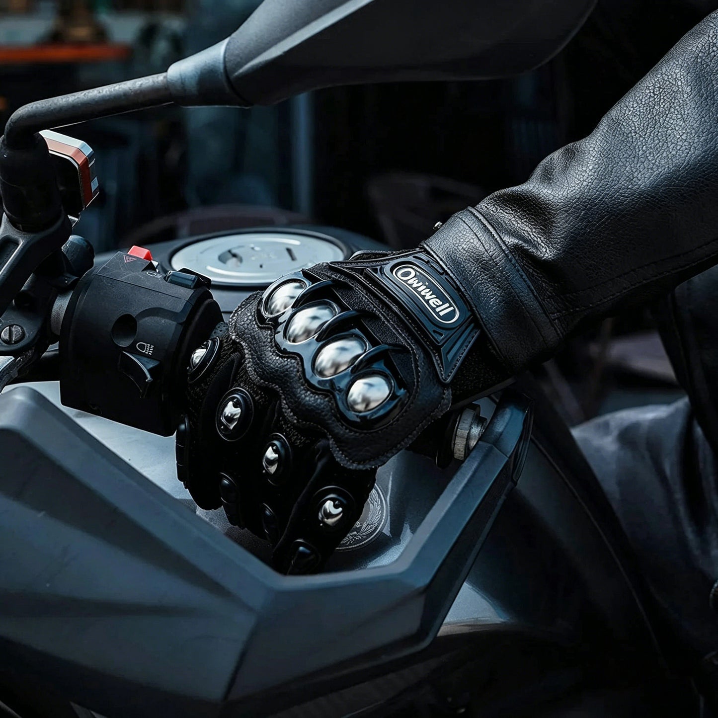Titanium alloy hard joint-Indestructible Outdoor Self-defense Gloves